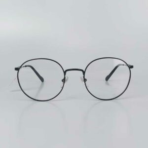 Óculos redondo preto minimalista